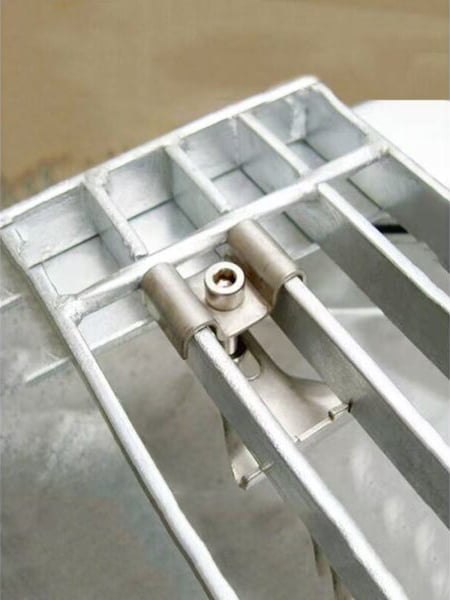 What are the different types of grating clips?